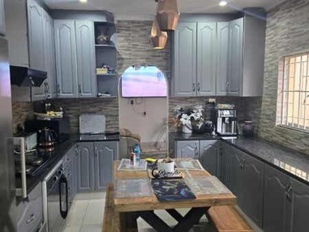 3 Bedroom House in Erasmia