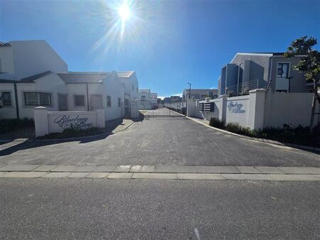 2 Bedroom Apartment in Burgundy Estate