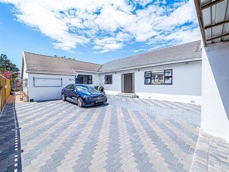 3 Bedroom House in Sybrand Park