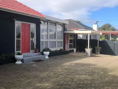 3 Bedroom House in Plumstead