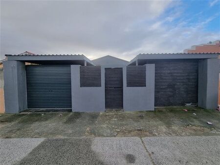 3 Bedroom House in New Woodlands