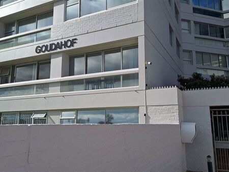 3 Bedroom Apartment in Strand North