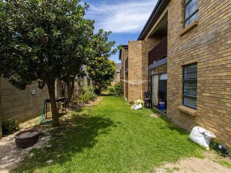 2 Bedroom Apartment in Fairview Golf Estate