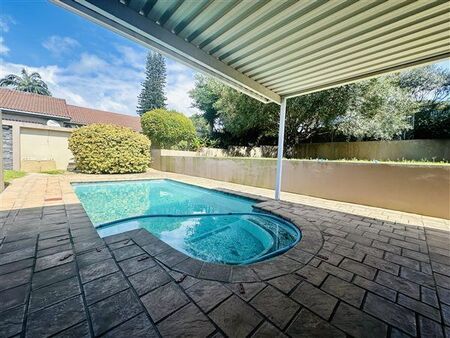 4 Bedroom House in Meerensee