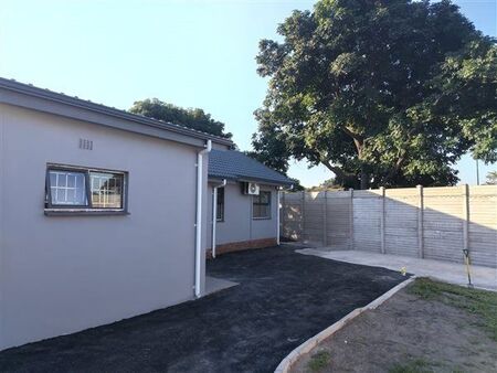 2 Bedroom House in Arboretum
