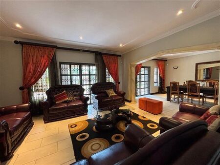 5 Bedroom House in Somerset Park