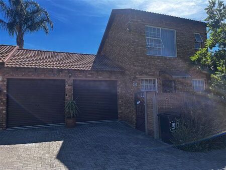 3 Bedroom Townhouse in Wilgeheuwel