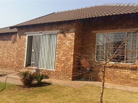 2 Bedroom Townhouse in Honeydew Ridge