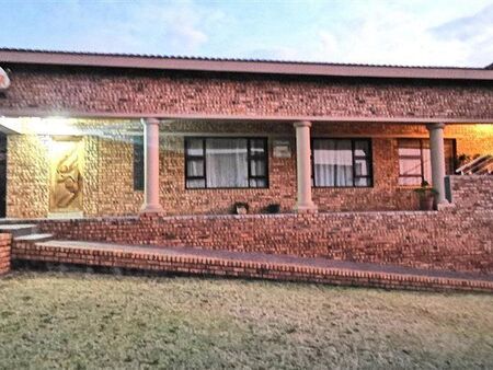 2 Bedroom House in Heuningklip