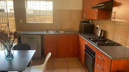 3 Bedroom duplex townhouse - sectional to rent in Wilgeheuwel, Roodepoort