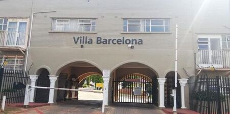 1 Bedroom bachelor apartment to rent in Albertville, Johannesburg