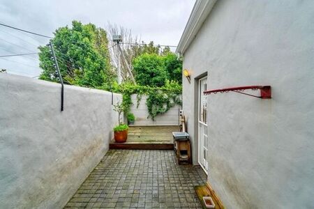 2 Bedroom house to rent in Wynberg Upper, Cape Town