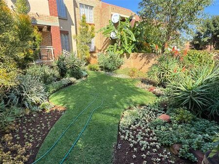2 Bedroom Apartment in Mooikloof Ridge