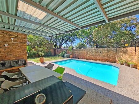 3 Bedroom House in Menlo Park