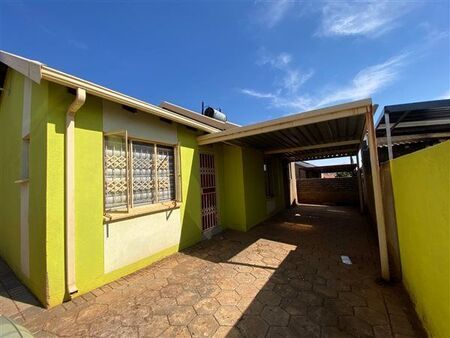 3 Bedroom House in Rosslyn