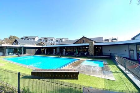 1 Bedroom Apartment in Linbro Park