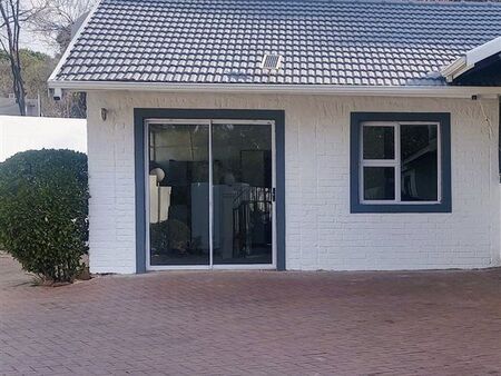 Studio apartment in Bryanston