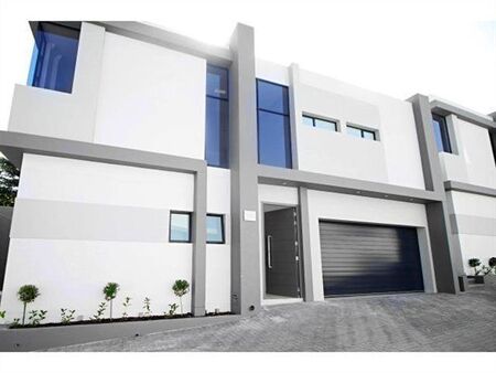 3 Bedroom Cluster in Houghton Estate