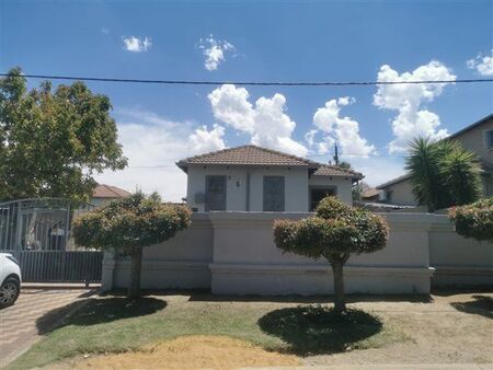 2 Bedroom House in Cosmo City
