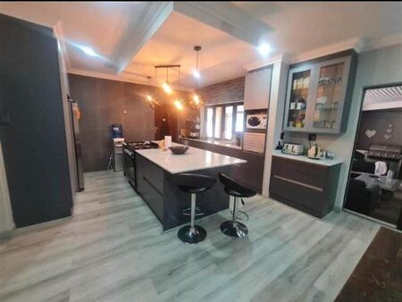 5 Bedroom House in Greenstone Hill