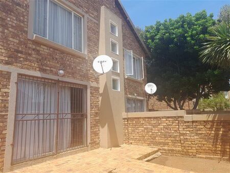 2 Bedroom Townhouse in Heuwelsig Estate