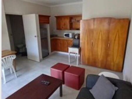 Bachelor apartment in Humewood