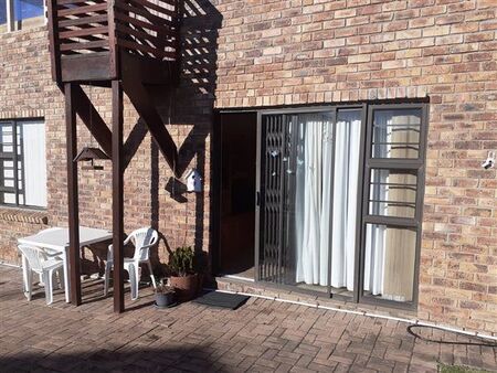 2 Bedroom Flat in Wavecrest