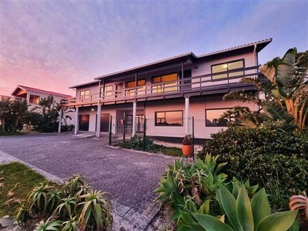 5 Bedroom Apartment in Sandbaai
