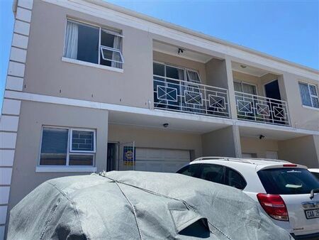 3 Bedroom Apartment in Parklands