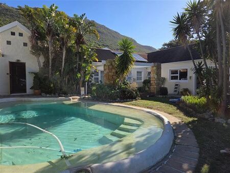 4 Bedroom House in Hout Bay and surrounds
