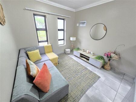 2 Bedroom Apartment in Scottsdene