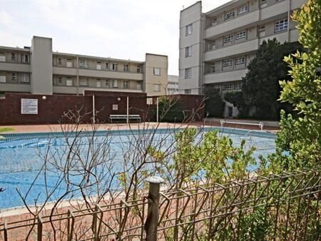 2 Bedroom Apartment in Zonnebloem