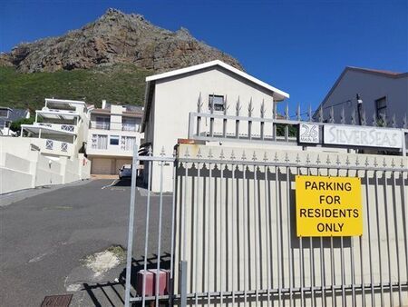3 Bedroom Apartment in Muizenberg