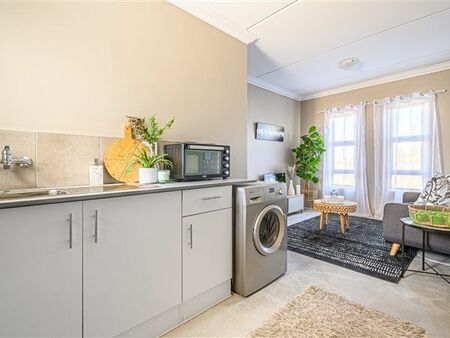 2 Bedroom Apartment in Scottsdene