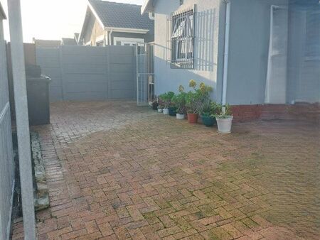2 Bedroom House in Strandfontein