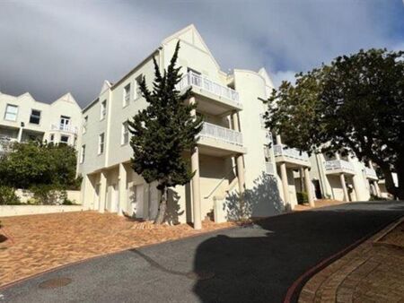 2 Bedroom Apartment in Vredehoek