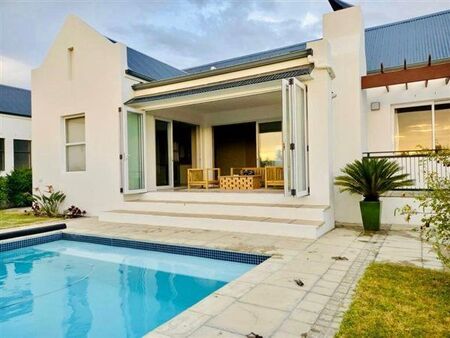 3 Bedroom House in Croydon Olive Estate