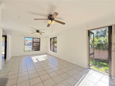 2 Bedroom House in Oakglen