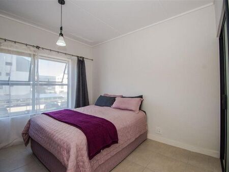 1 Bedroom Apartment in Somerset West Central