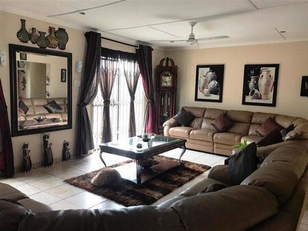 6 Bedroom House in Veld En Vlei