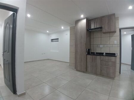 2 Bedroom Duet in Arboretum