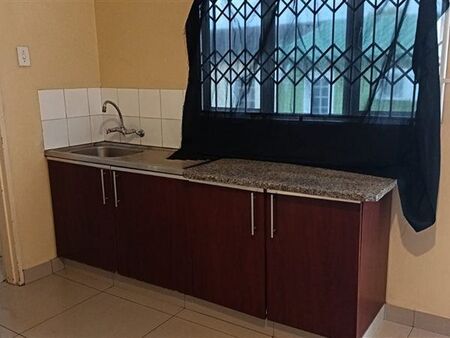 2 Bedroom Apartment in Eastbury