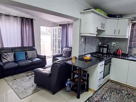 2 Bedroom House in Overport
