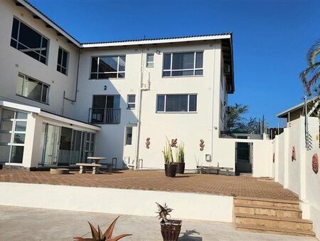 Bachelor apartment in Sheffield Beach
