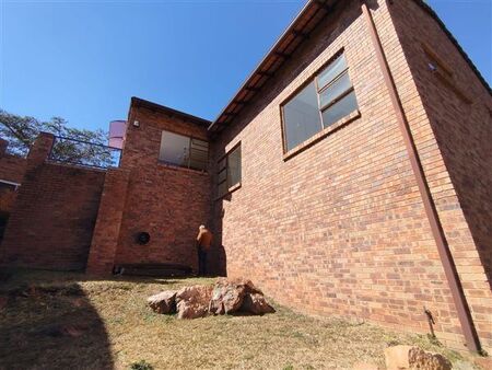 3 Bedroom House in Helderkruin