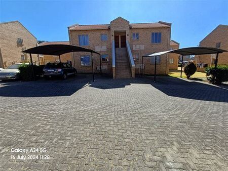 2 Bedroom Apartment in Grobler Park