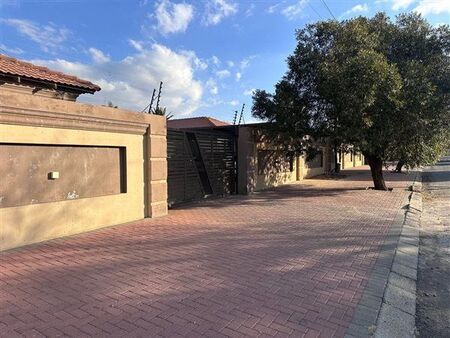 2 Bedroom Apartment in Helikon Park