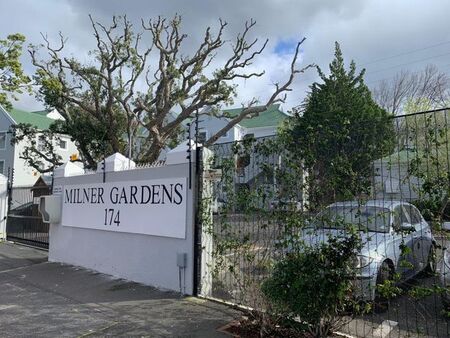 2 Bedroom apartment to rent in Claremont, Cape Town