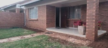 3 Bedroom townhouse - sectional to rent in Mooikloof Ridge, Pretoria