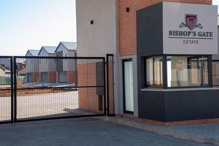 3 Bedroom apartment to rent in Equestria, Pretoria